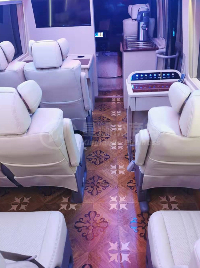 綿陽豐田考斯特13座出租